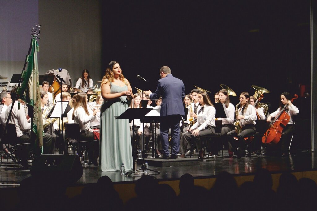 ASSOCIAÇÃO DE INSTRUÇÃO E RECREIO ANGEJENSE - BANDAS EM CONCERTO