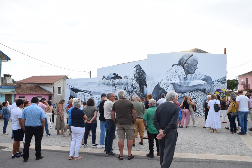 Natureza e tradições de Frossos perpetuados em mural