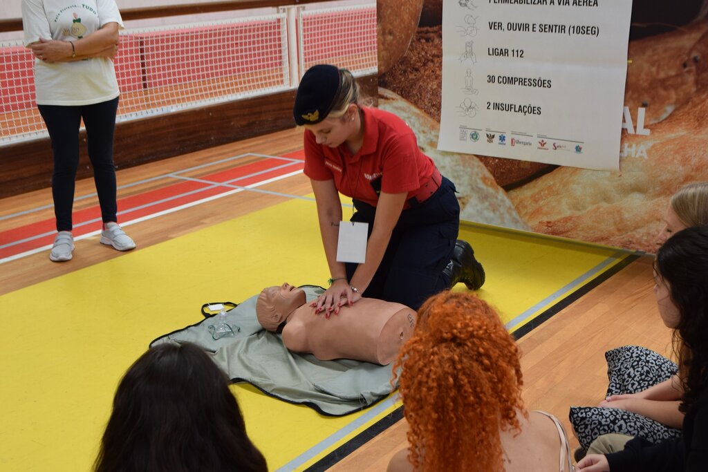 Município promove atividade de “mass training” de Suporte Básico de Vida