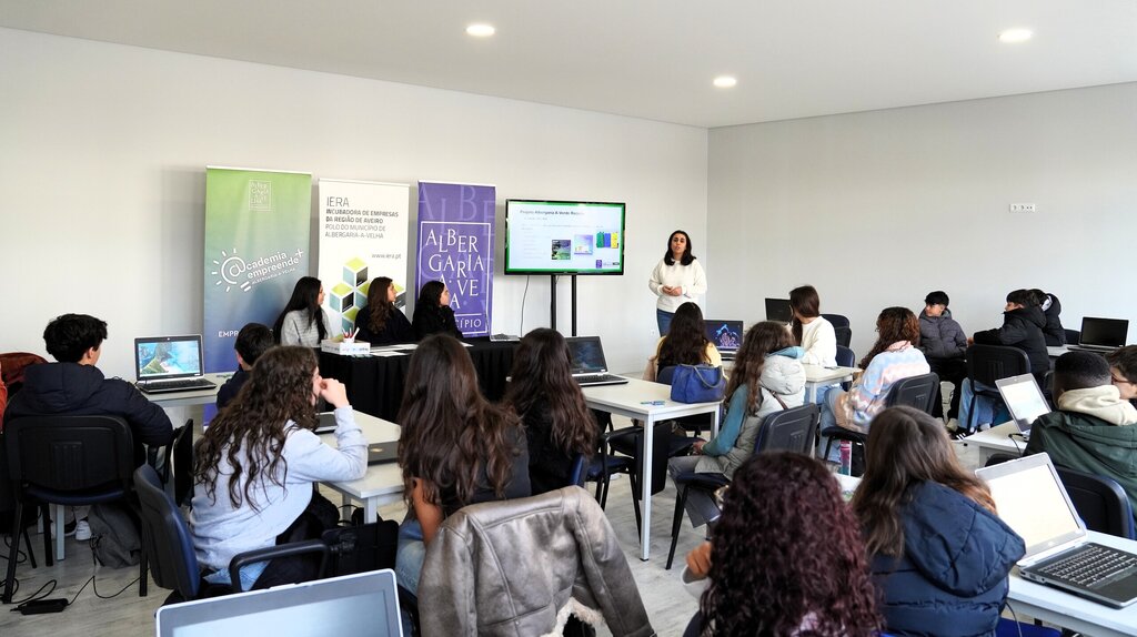 Bootcamp convida jovens a refletirem sobre sustentabilidade e economia circular